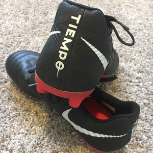 Nike Tiempo soccer cleats. Women’s size 8.